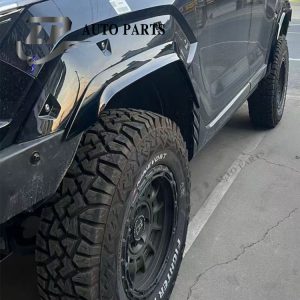 مزايدات أقواس العجلات الواسعة للسيارة TANK 400 Hi4-T – تشطيب أسود لامع