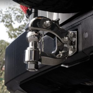 Gancho de engate para reboque reforçado com adaptador quadrado e esfera cromada para TANK 300 e TANK 500